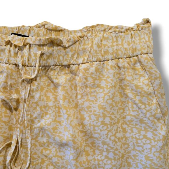 Banana Republic Women’s Yellow Floral Print Drawstring Shorts – Size Small - Picture 4 of 8